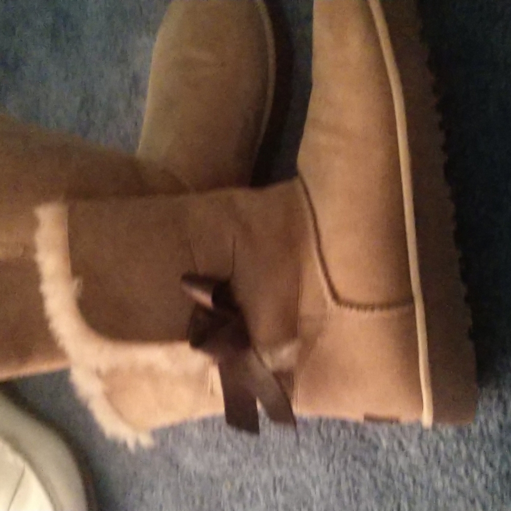 UGG short boots
